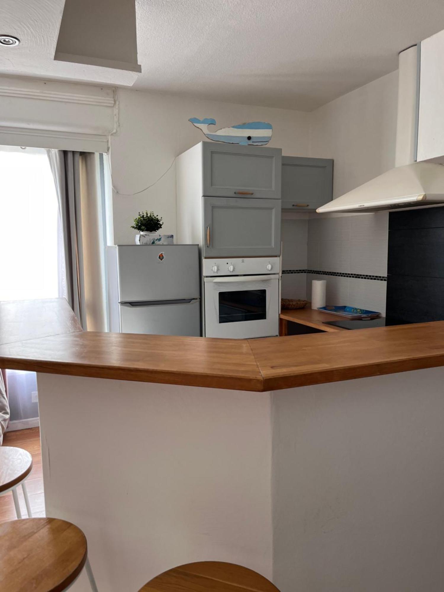 Port De - 40m2 - 4 Personnes - Place De Parking *